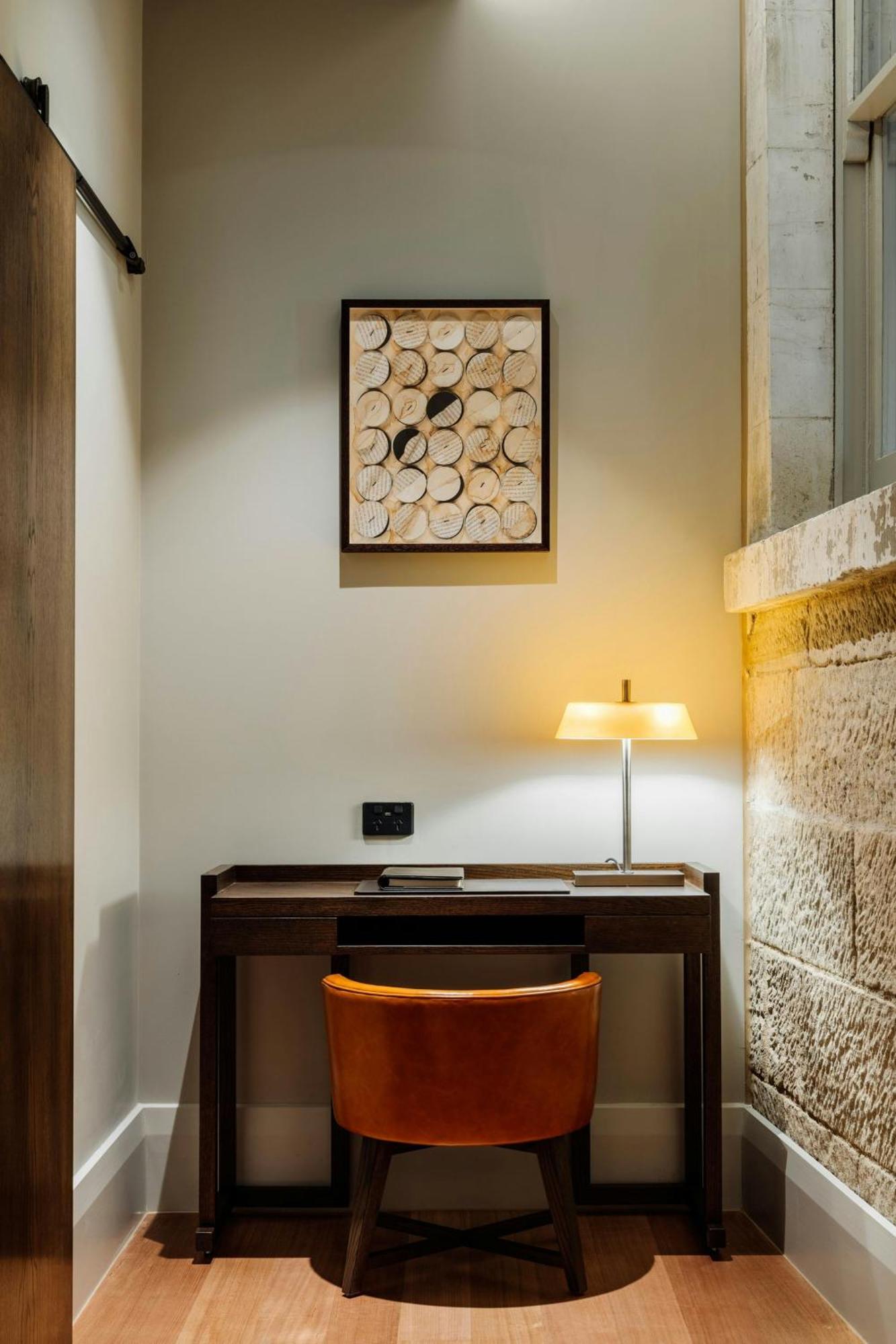 The Tasman, A Luxury Collection Hotel, Hobart Exterior foto A work desk in a hotel room
